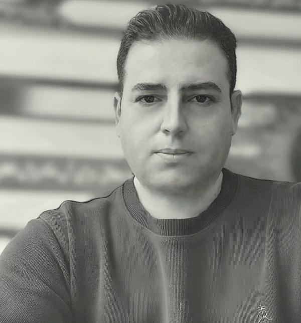 تصویر پروفایل نیما