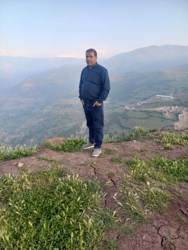 تصویر پروفایل علی