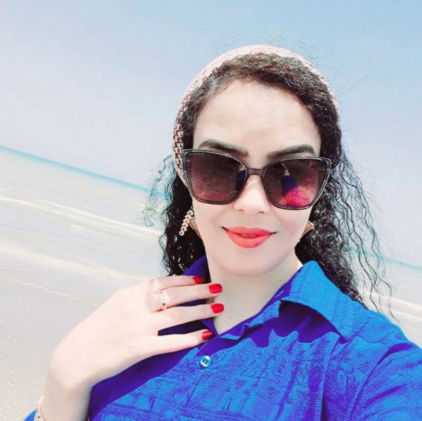تصویر پروفایل شقایق